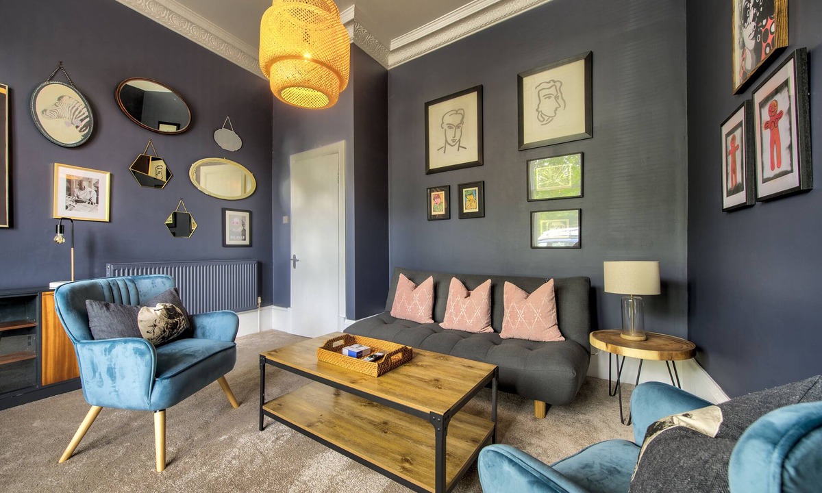 Glasgow Westend Apartment | Brand New and Funky Glasgow West End Apartment Sleeps 2/3