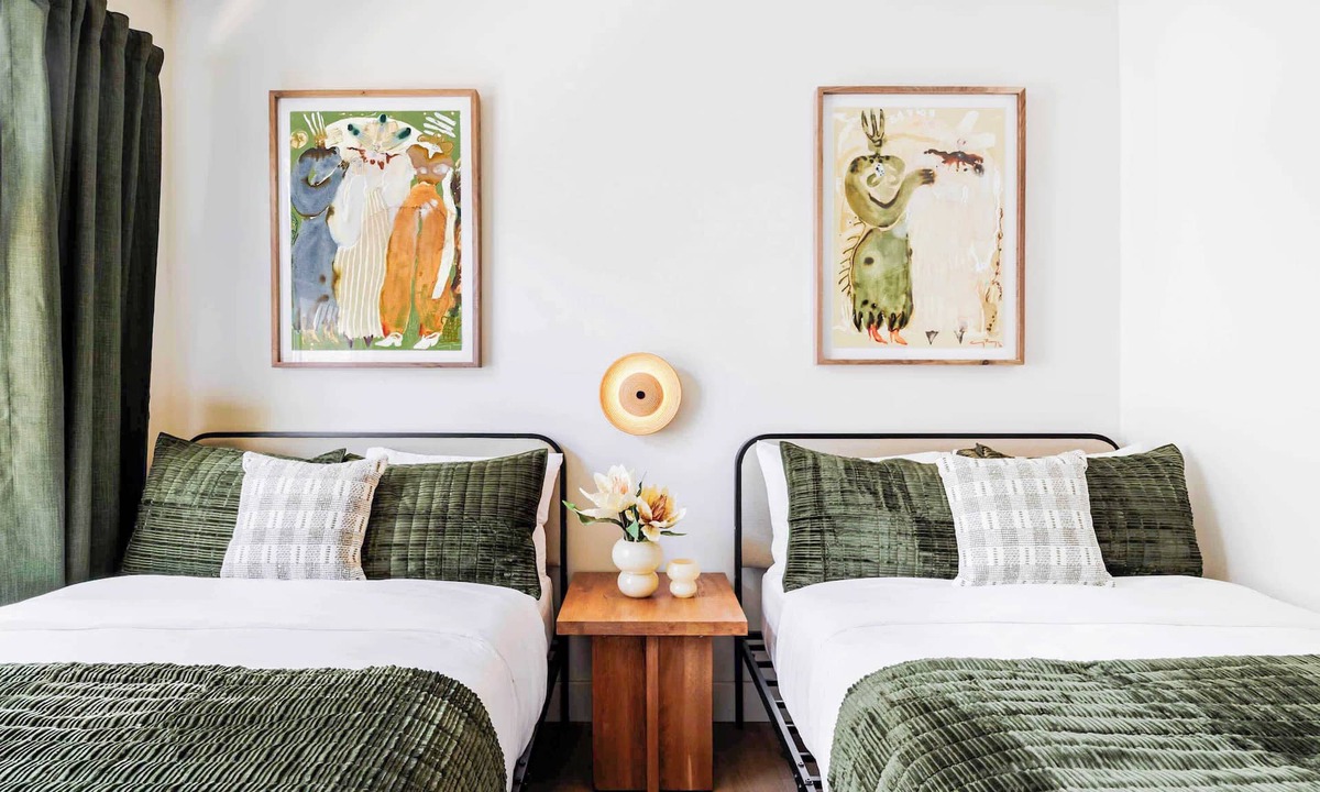 East MLK House | Brand New Austin Retreat | Hot Tub + Balcony Suite
