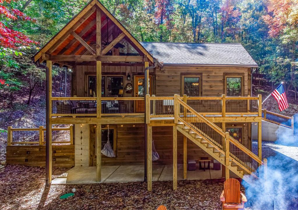 Ellijay Ski Chalet | Brand New Build Luxury Mountain Chalet with Hot tub, pool, Game Room, Premium features