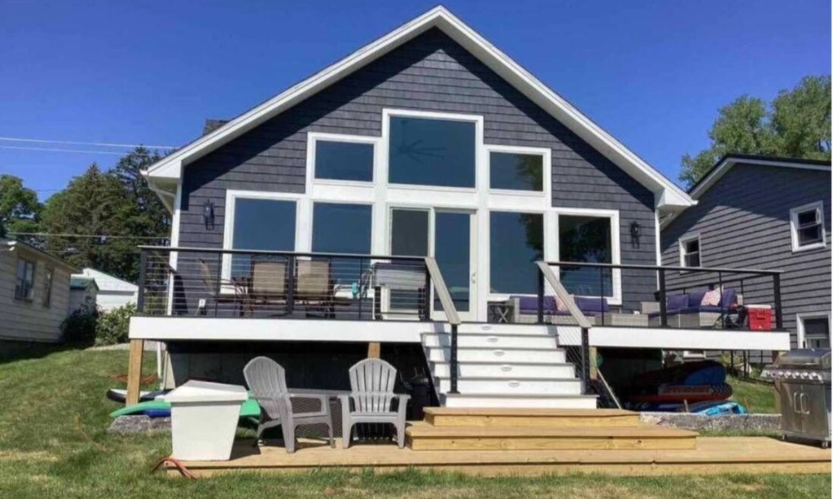 Lakeville House | BRAND NEW! BUILT IN 2025! SLEEPS 14!