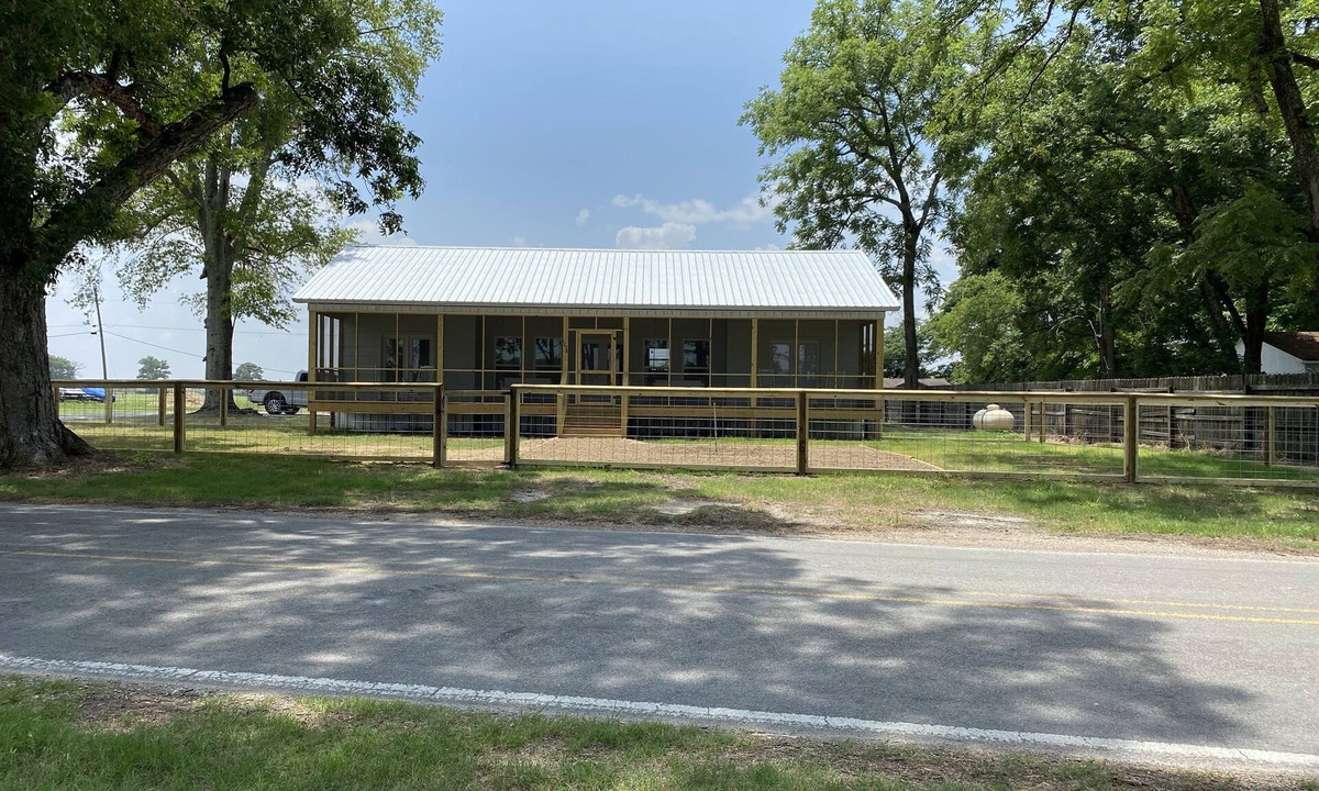 Dundee Cottage | *Brand New Construction* Moon Lake View Cabin