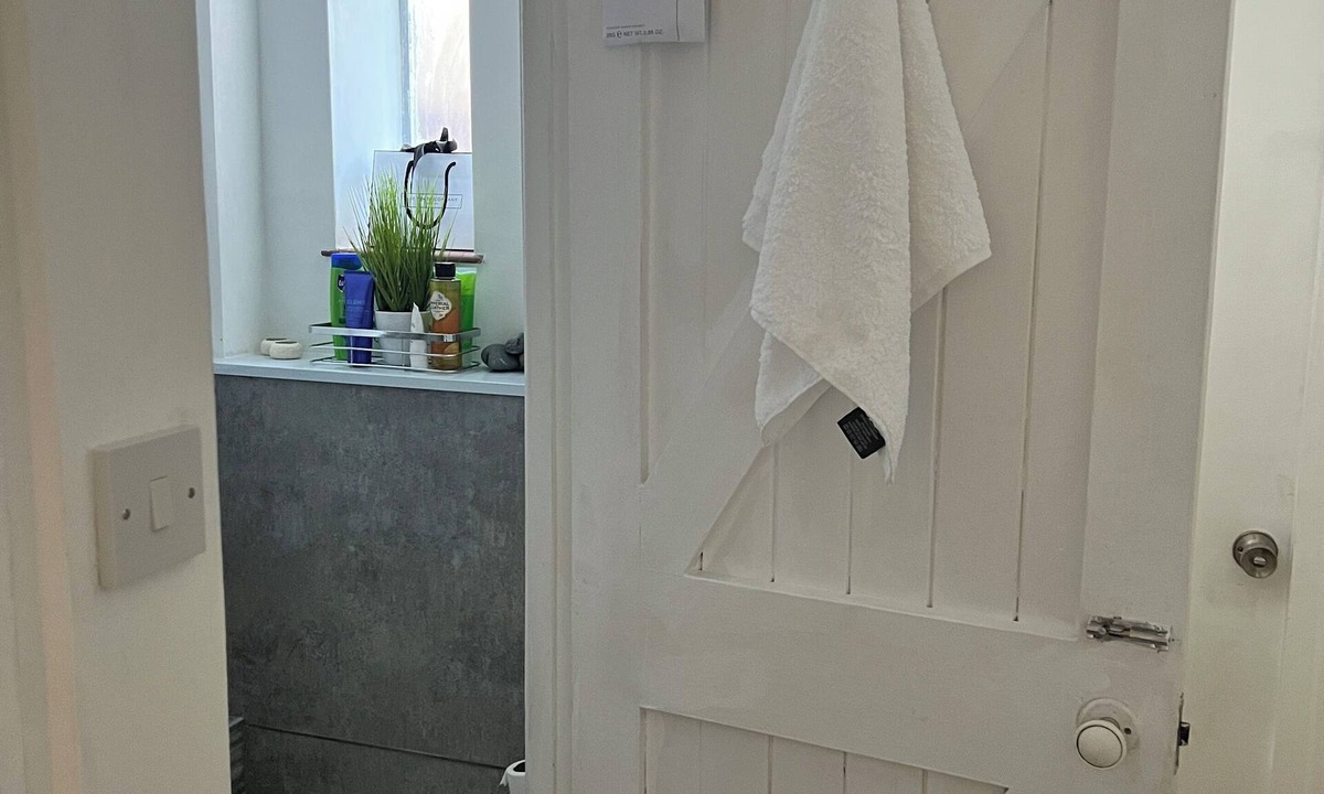 College Apartment | Brand new Cosy Studio Flat