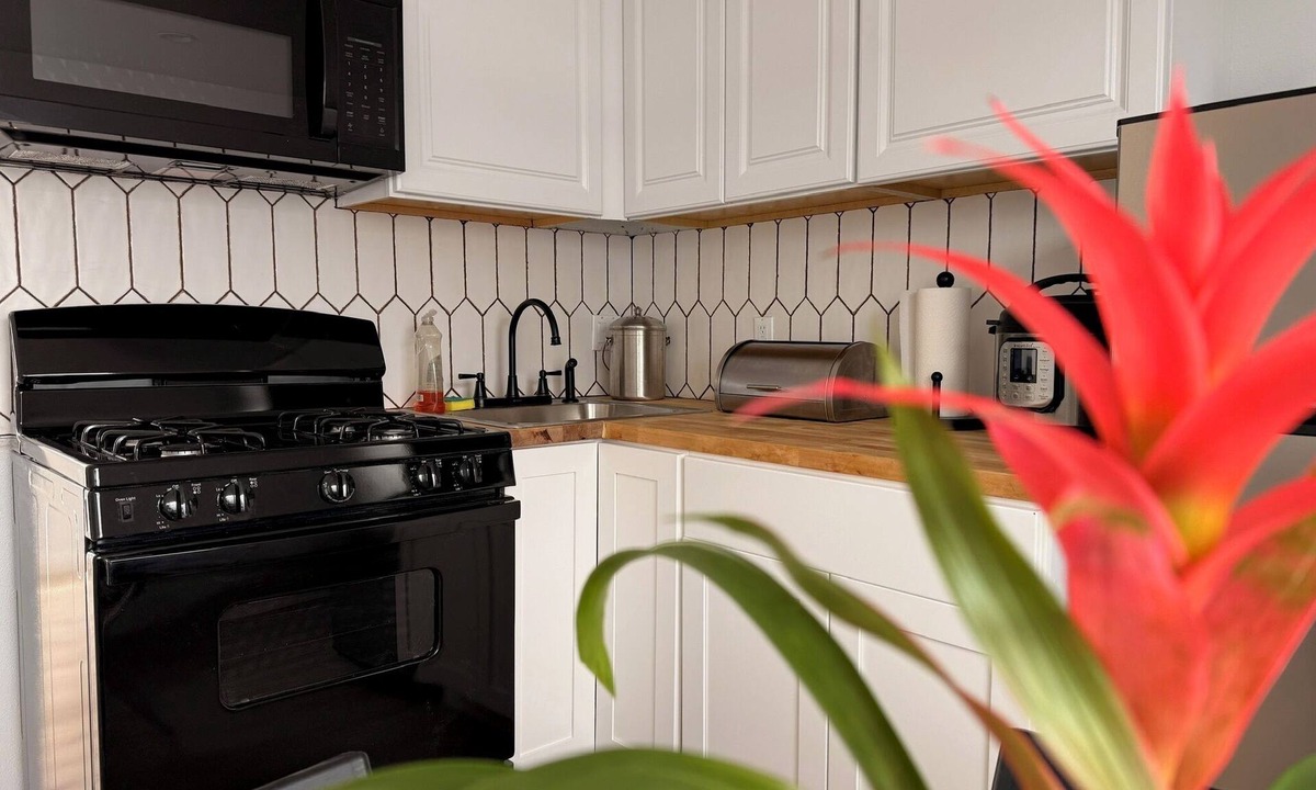 Winnetka Apartment | Brand new, cozy, private and peaceful one bedroom, one bath apartment