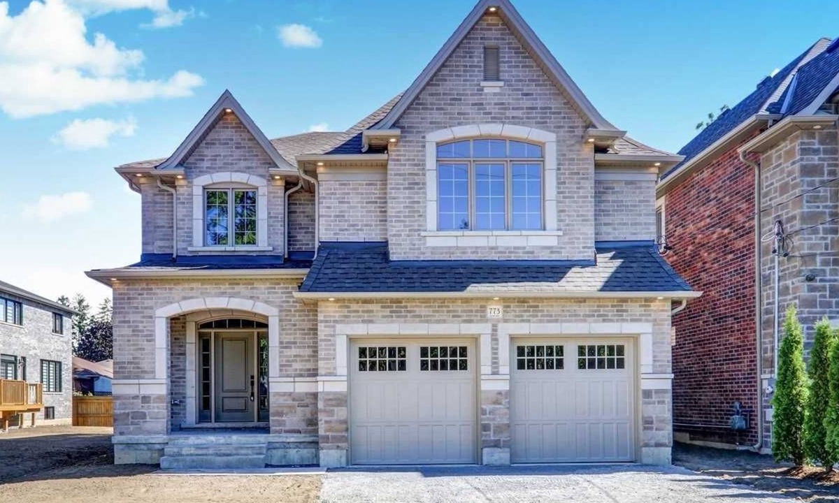 Oshawa House | Brand new custom build luxury home