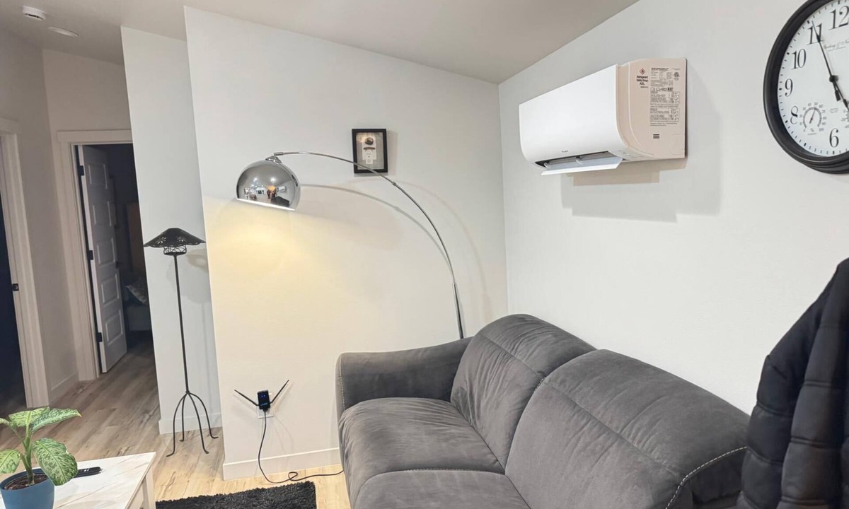 Hilltop House | Brand-New Furnished 2BR 1 Bath Unit. Central Tacoma