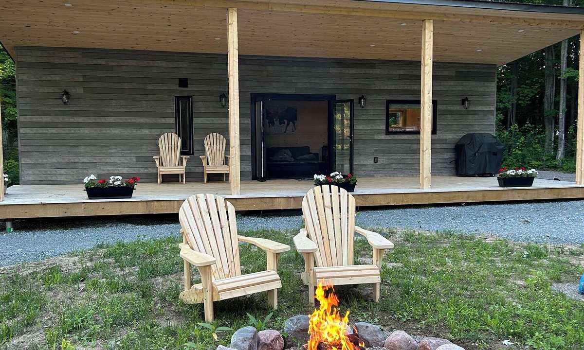 Iron Bridge Cabin | BRAND NEW - Intimate tiny cabin in Algoma!