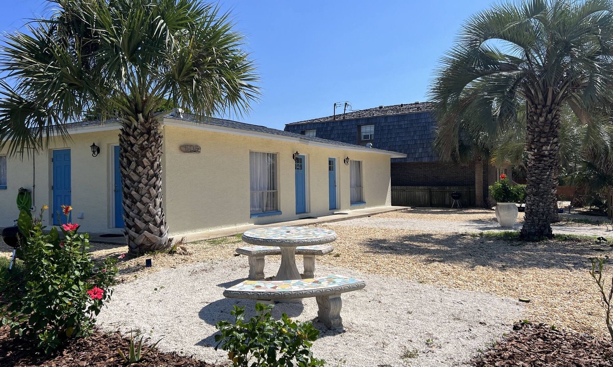 El Centro Beach Condo | Brand New & Less than 400 ft from Beach. Pet Friendly!n