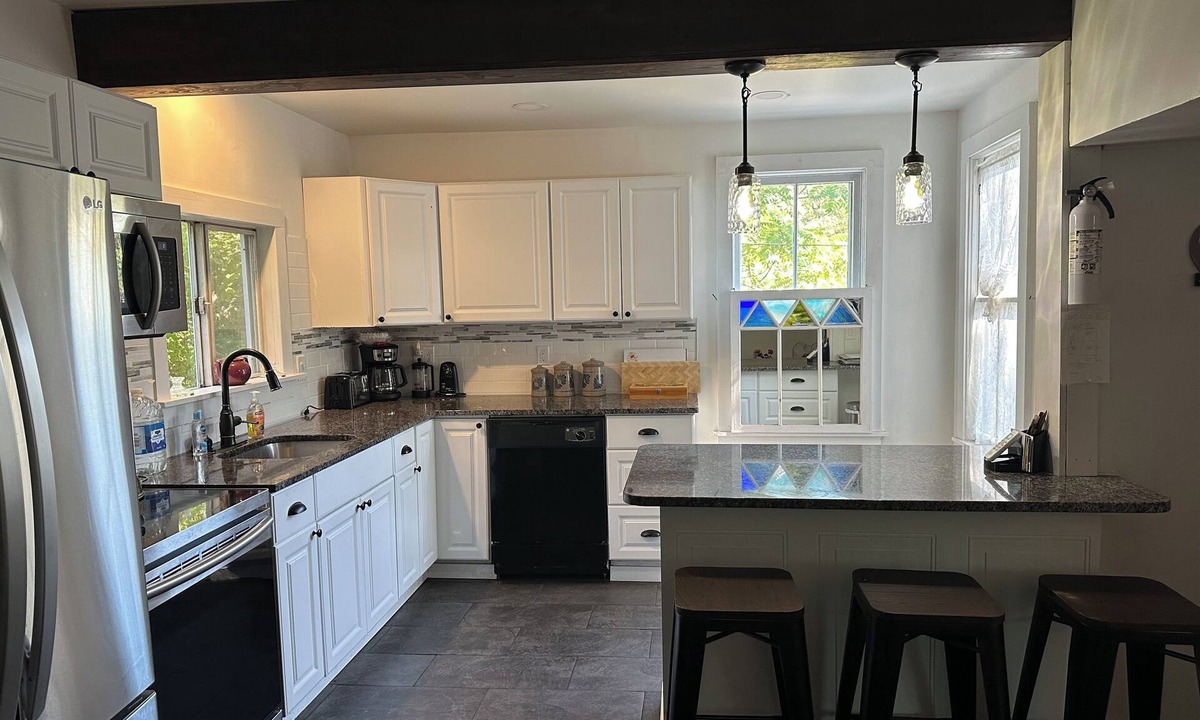 Catskill Other | Brand new listing! Soothing farmhouse in Leeds near Grace’s cafe and the creek.