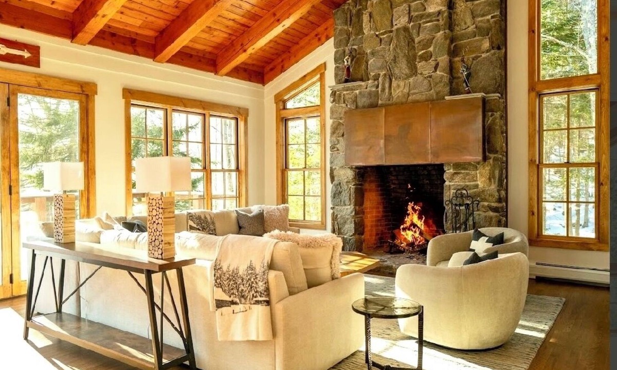 West Dover House | Brand new listing! True Ski In & Ski Out with Private Hot Tub & Fire Pit.