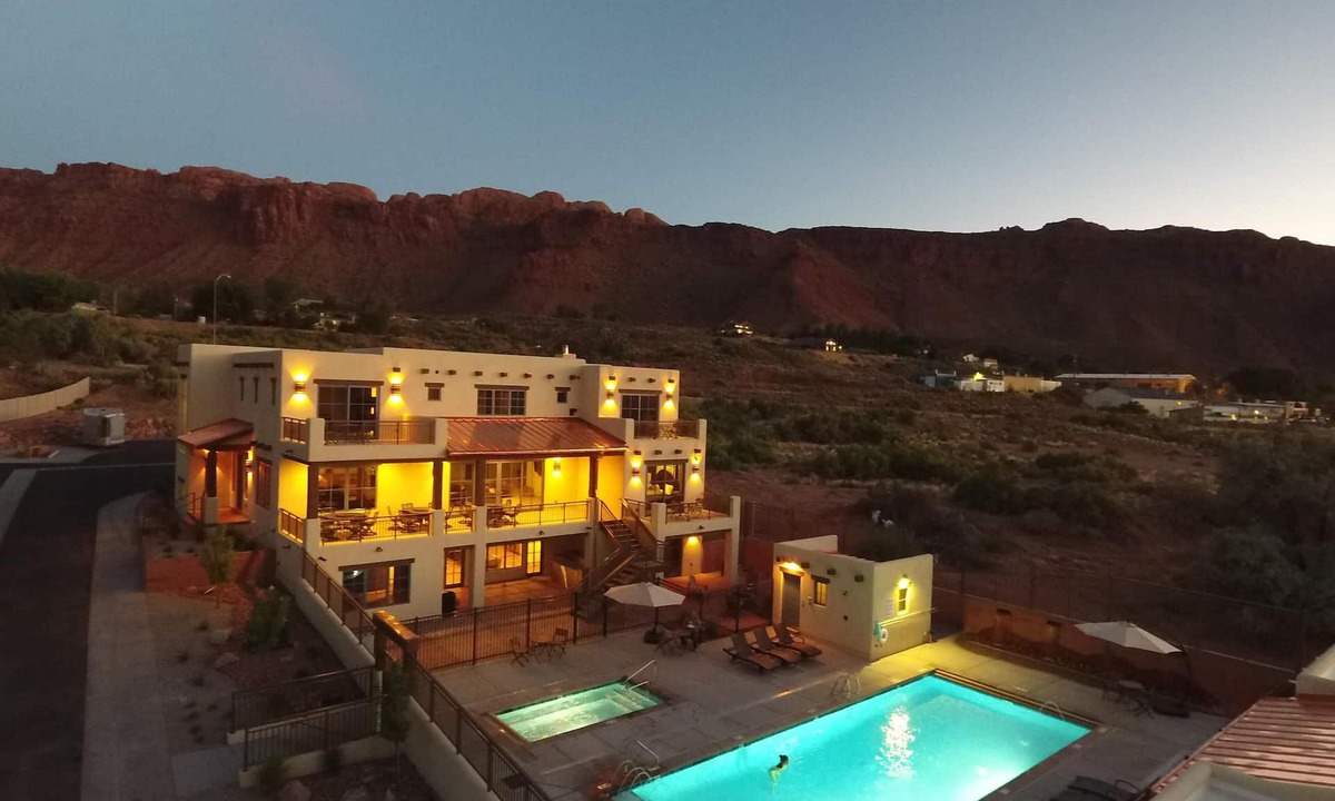 Moab Cabin | Brand New Lodge in the heart of Moab, Utah