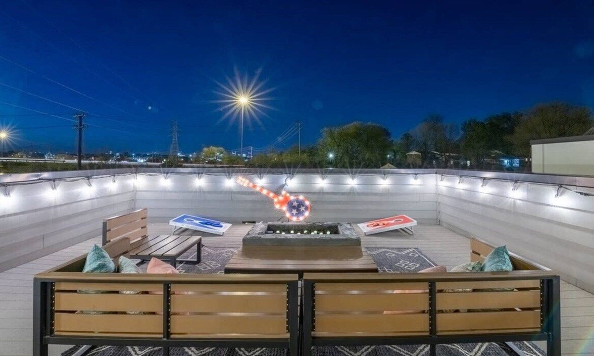 Berry Hill House | Brand New Lux Home Hot Tub+Game Room, Pool&Sauna!