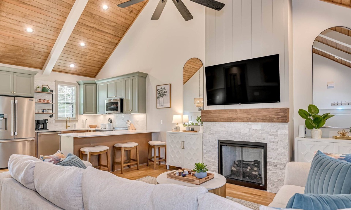 Martinez House | BRAND NEW Luxury 3bd in Martinez w/Firepit
