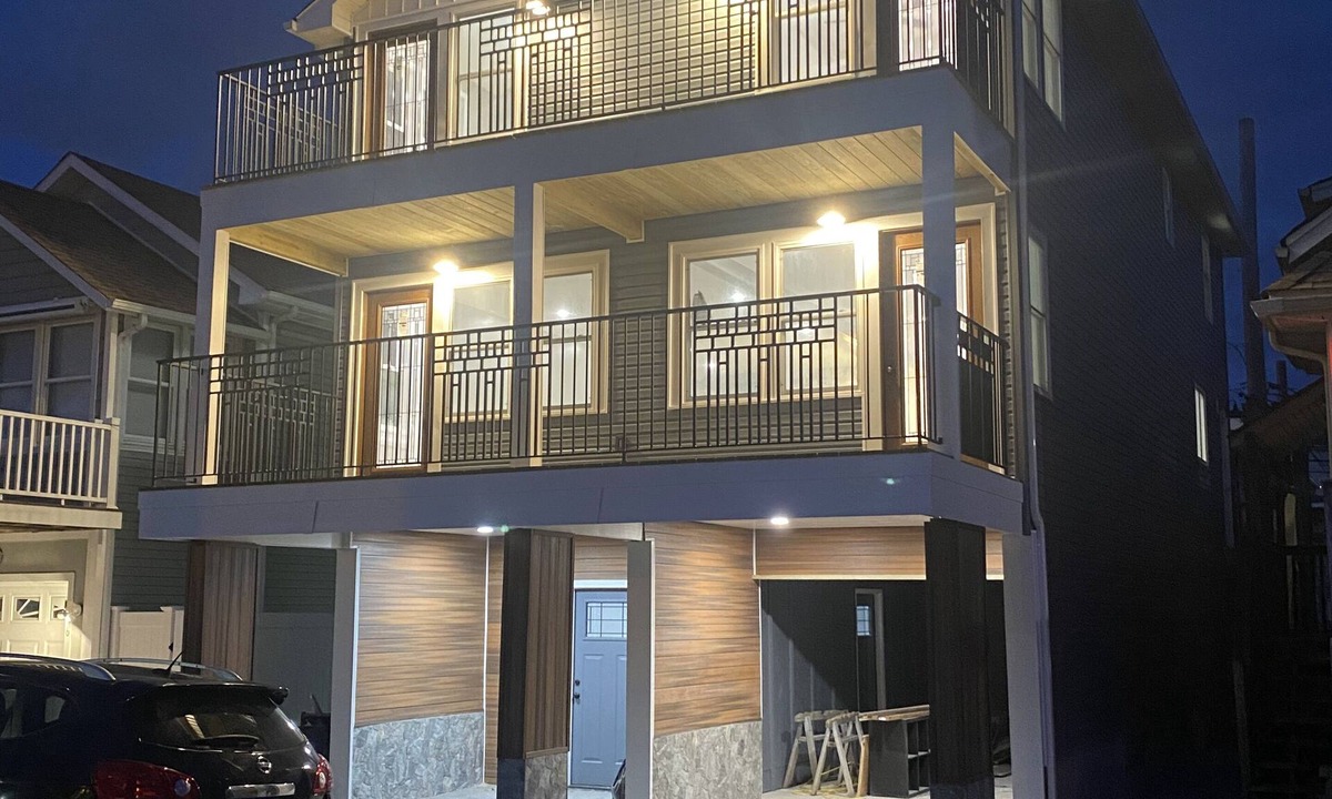 Long Beach House | Brand New Luxury