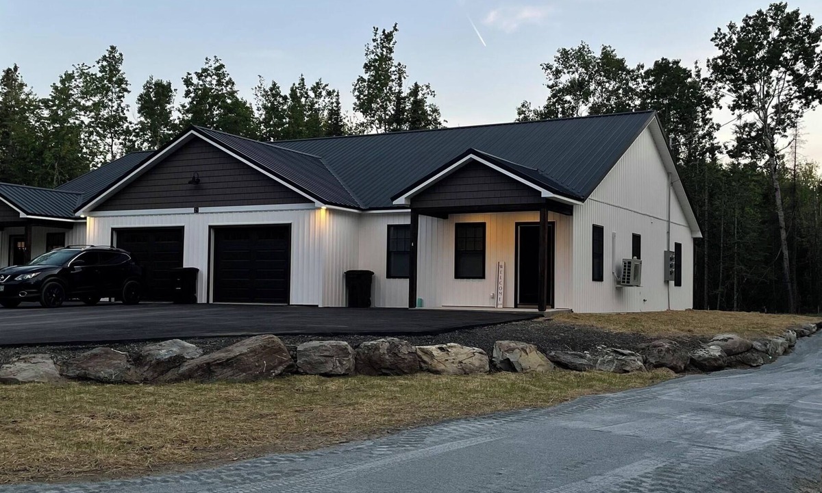 Brewer House | Brand New Modern 2 bedroom 2 bath single level