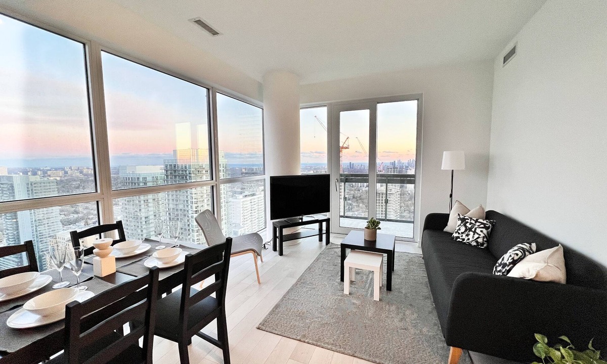 Yonge-Eglinton Condo | Brand New Modern Condo in Midtown Toronto