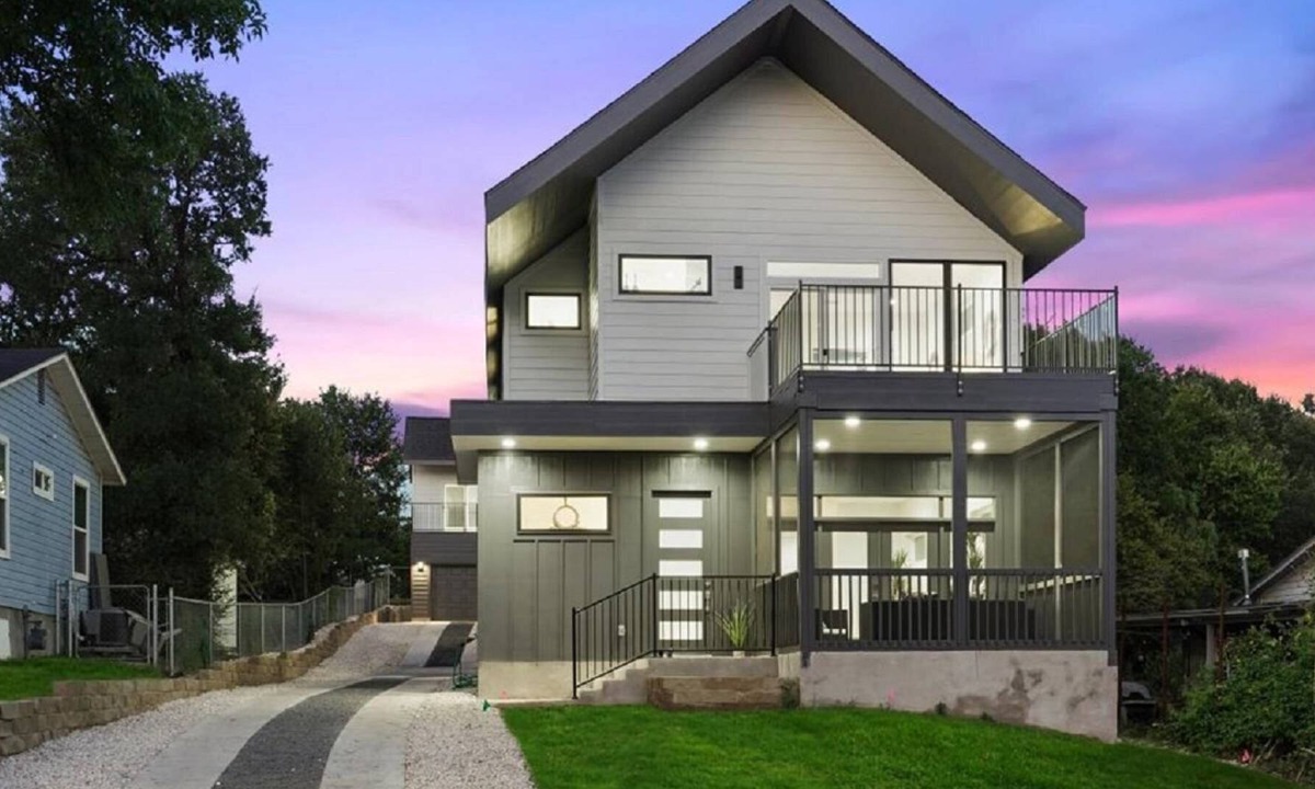 MLK House | Brand New Modern Home in Trendy East Austin. Near Downtown, and UT