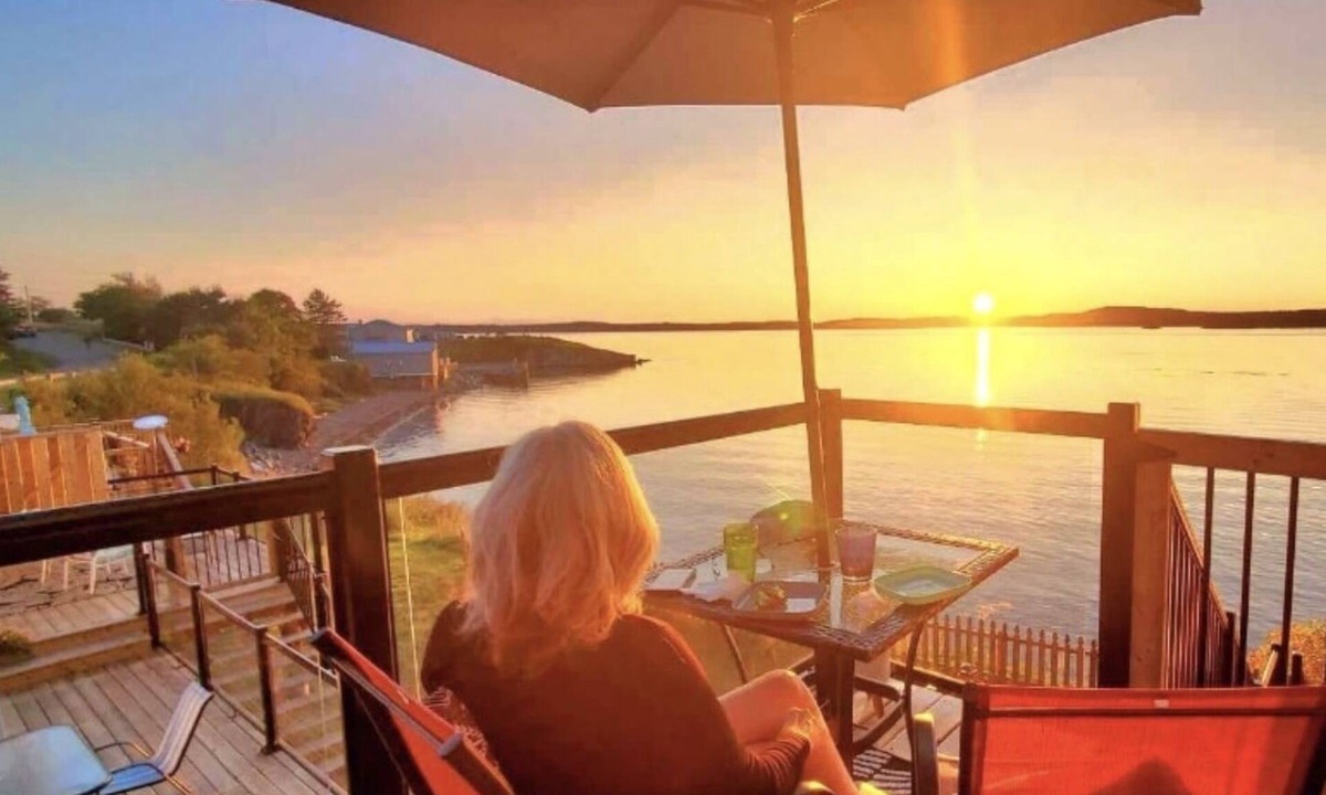 Wilsons Beach Apartment | Brand New Oceanfront Sunset Suite in Wilson’s Beach