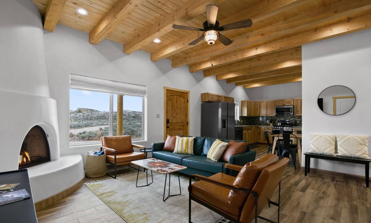 Ranchos De Taos House | Brand New Ranchos Mountain/Gorge Getaway with Hot Tub