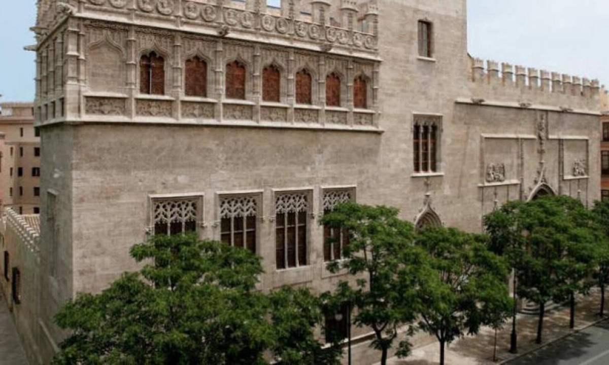 Barrio del Carmen Apartment | BRAND NEW REMODELED FLAT HISTORICAL DOWNTOWN