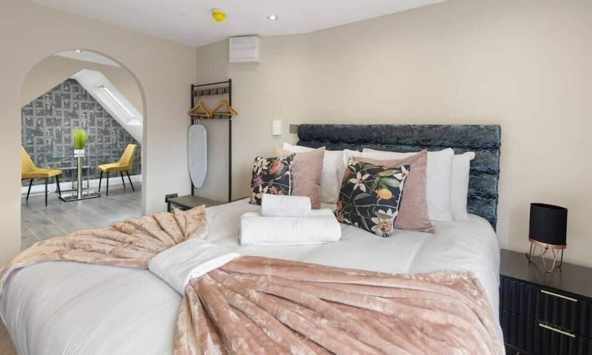 Seven Sisters Apartment | Brand New Spacious and Chic Studio