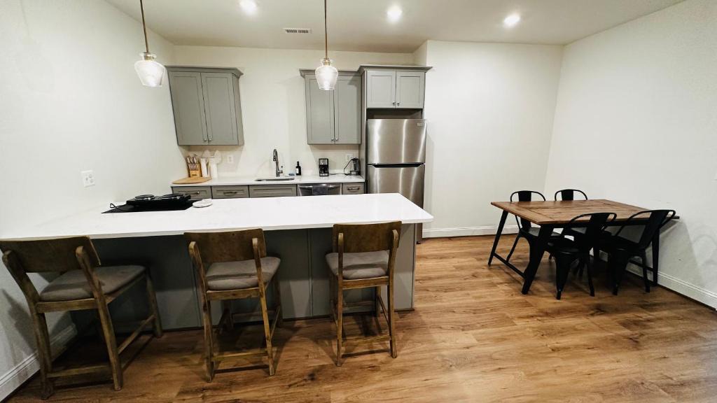 Woodbridge Apartment | Brand New Spacious 2br - 2bth Basement