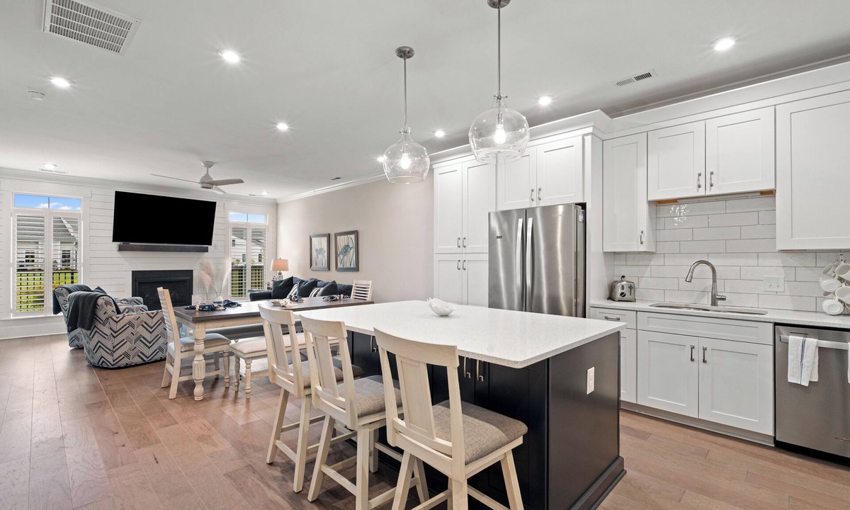 Cape Charles House | Brand new Stylish home for you and your pet!