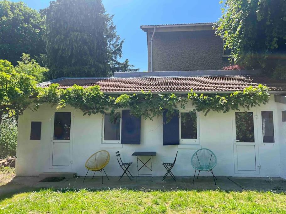 Saint-Cloud Apartment | Brand new Tiny House w garden