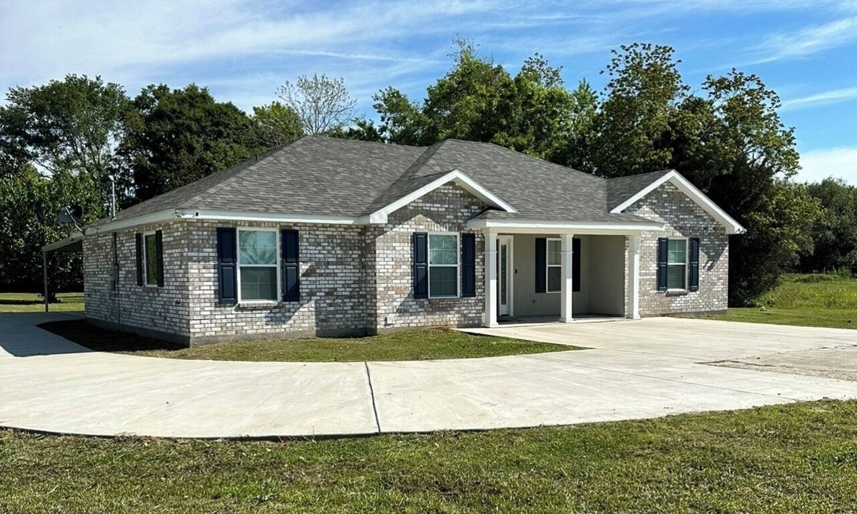 Milton House | Brand New Upscale 3bed/2bath Home in Church Point, LA!