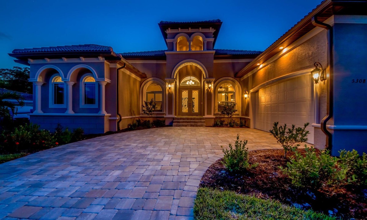 Yacht Club Villa | Brand NEW Vacation home located in the Yacht Club Area- Villa Mayfair Roelens Vacations
