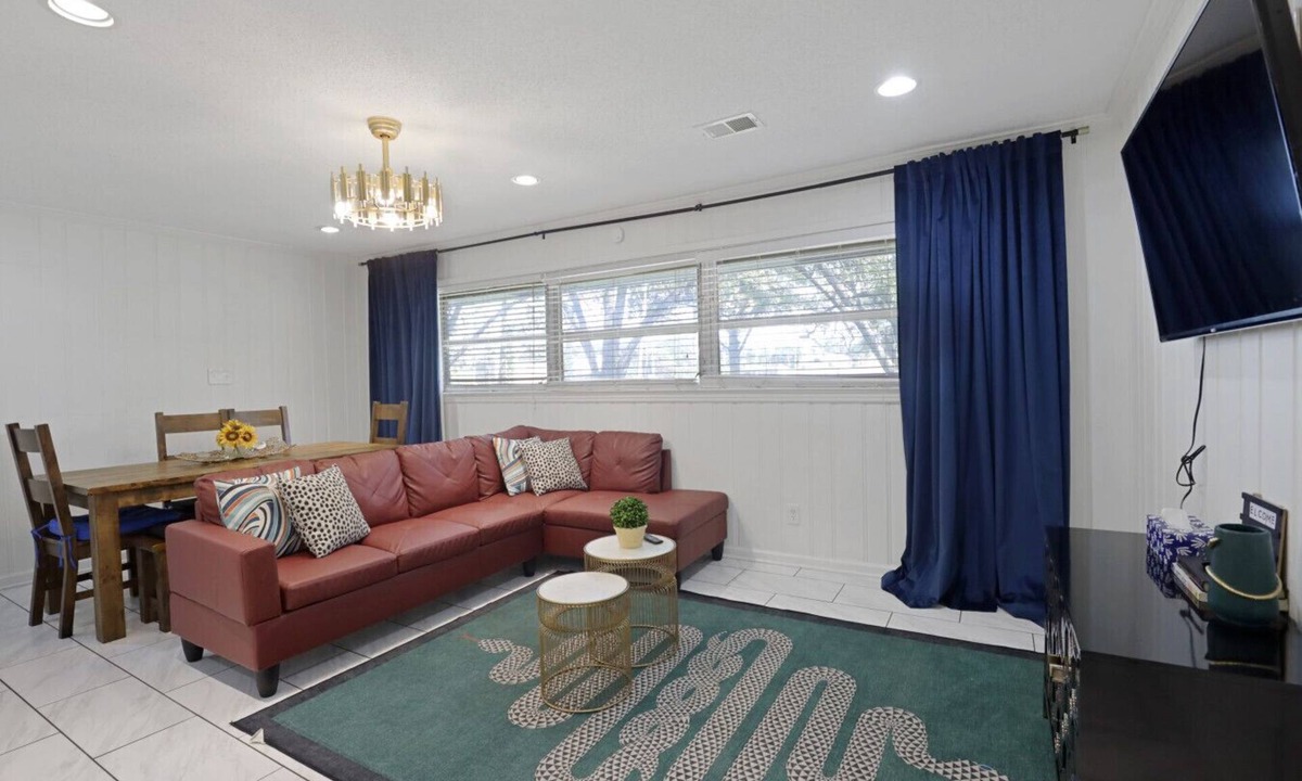 Whitehaven House | Brand new*Walk to Graceland*Sleeps 10*