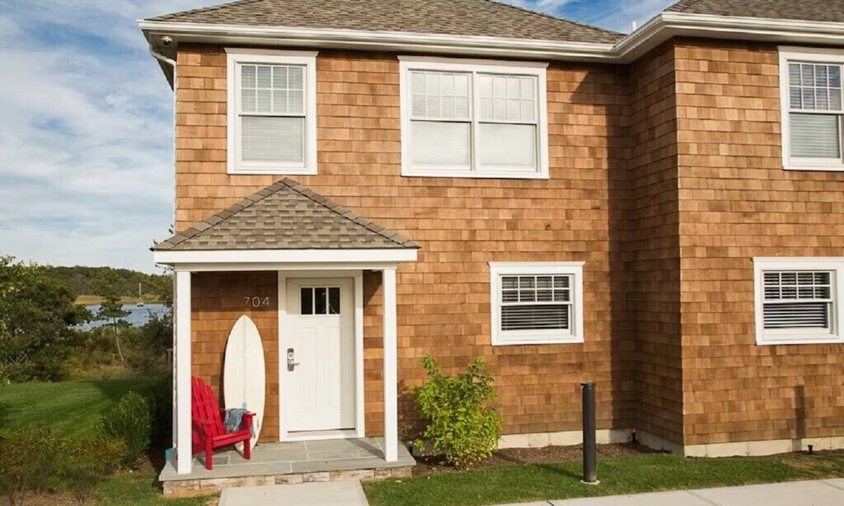 Culloden Shores House | Brand New Waterfront - Chic & Sophisticated unit #701