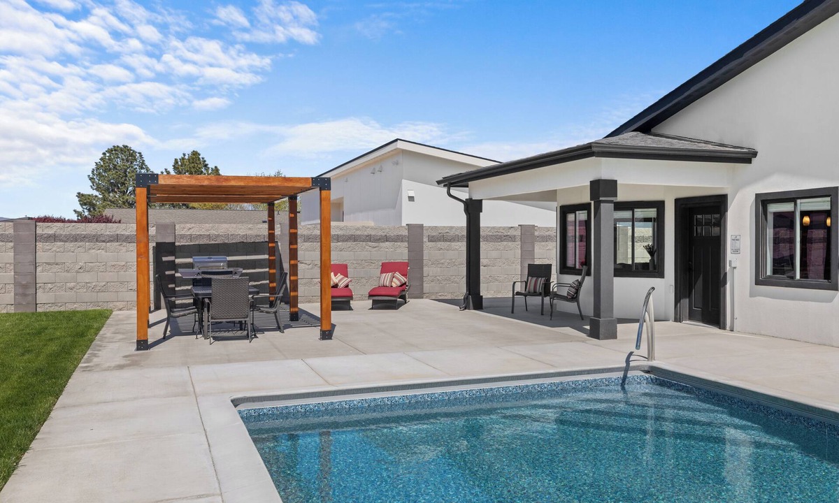 Desert Aire House | Brand newly remodeled 3-bed, 2 bath Desert Aire w/private pool & RV hookups!