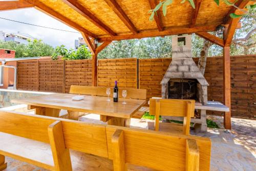Zadar Apartment | Brane Apartments with shared swimming pool