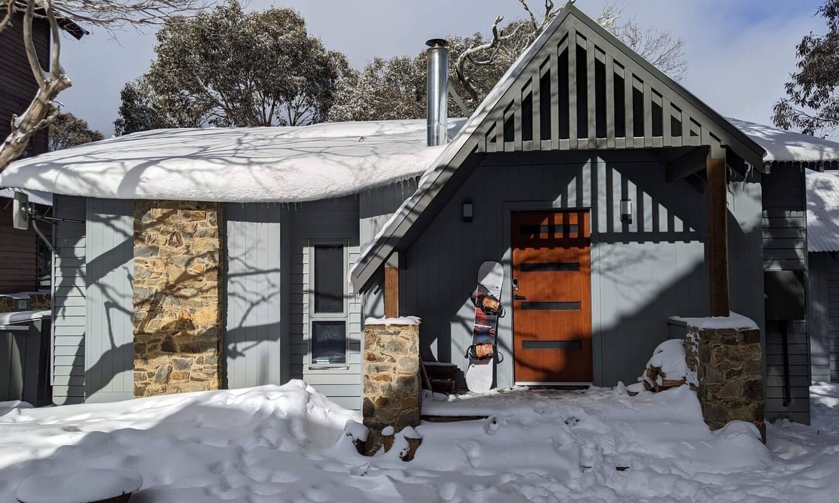 Dinner Plain Cabin | Brannigan's Lodge