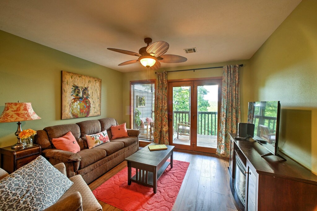 Notch Estates Apartment | Branson West Condo w/Pool + Fishing Lake Access!
