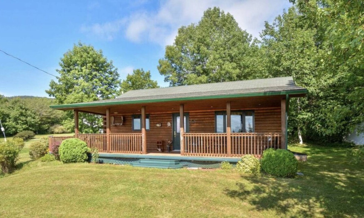 Inverness County Cabin | Bras d'Or Lakes Log Cabin