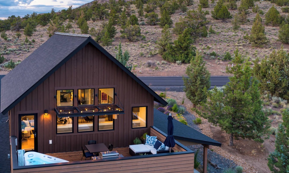 Powell Butte House | Brasada Ranch Retreat Hot Tub + Views + Resort Access | Hat Rock Loop