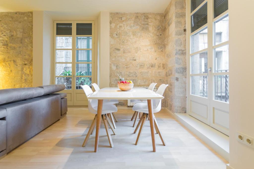 Old Town Apartment | Bravissimo Cort Reial-1B