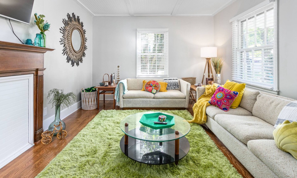 Old Irving Park House | Braydon's Mid Century Bungalow - Walk 2 it ALL