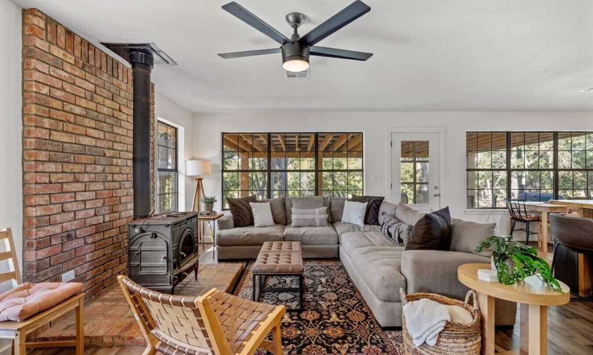 Hill County Cabin | Brazos Riverside Cottage - Family, Fun Getaway