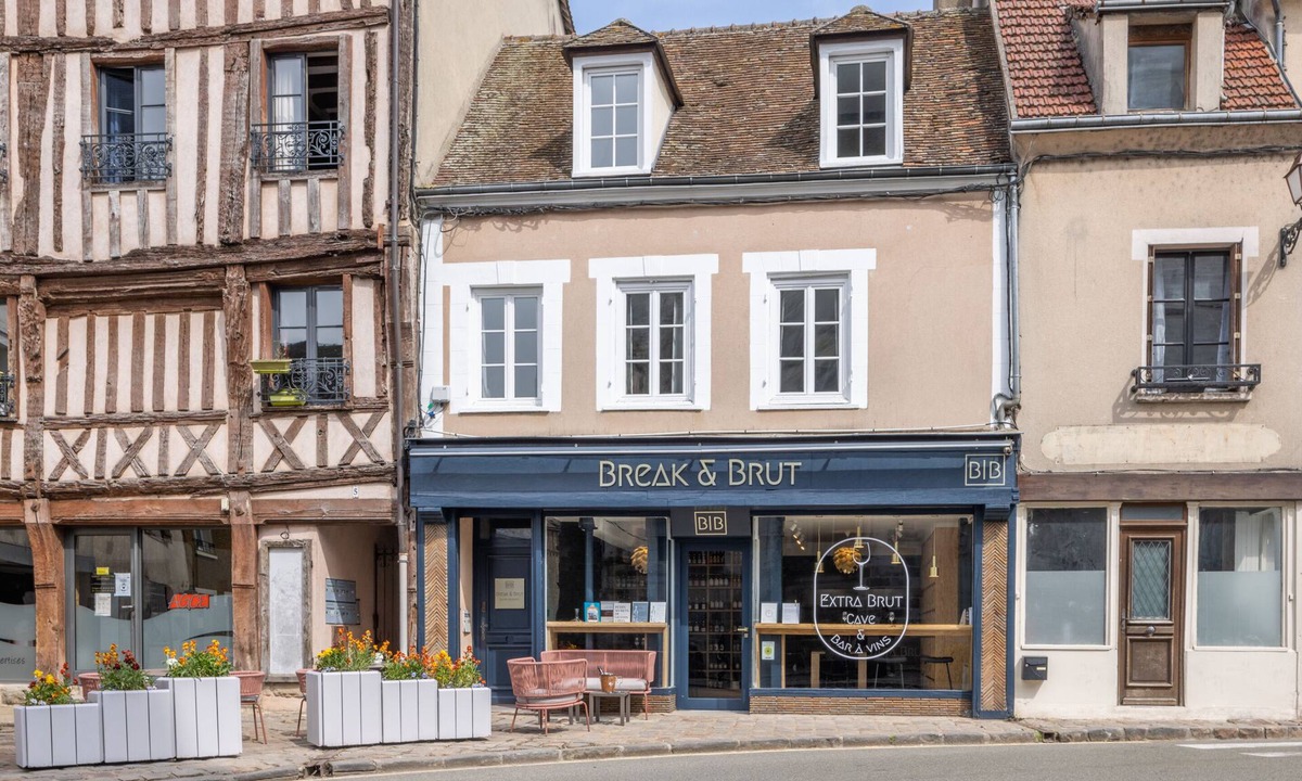Nogent-le-Roi Apartment | Break & Brut