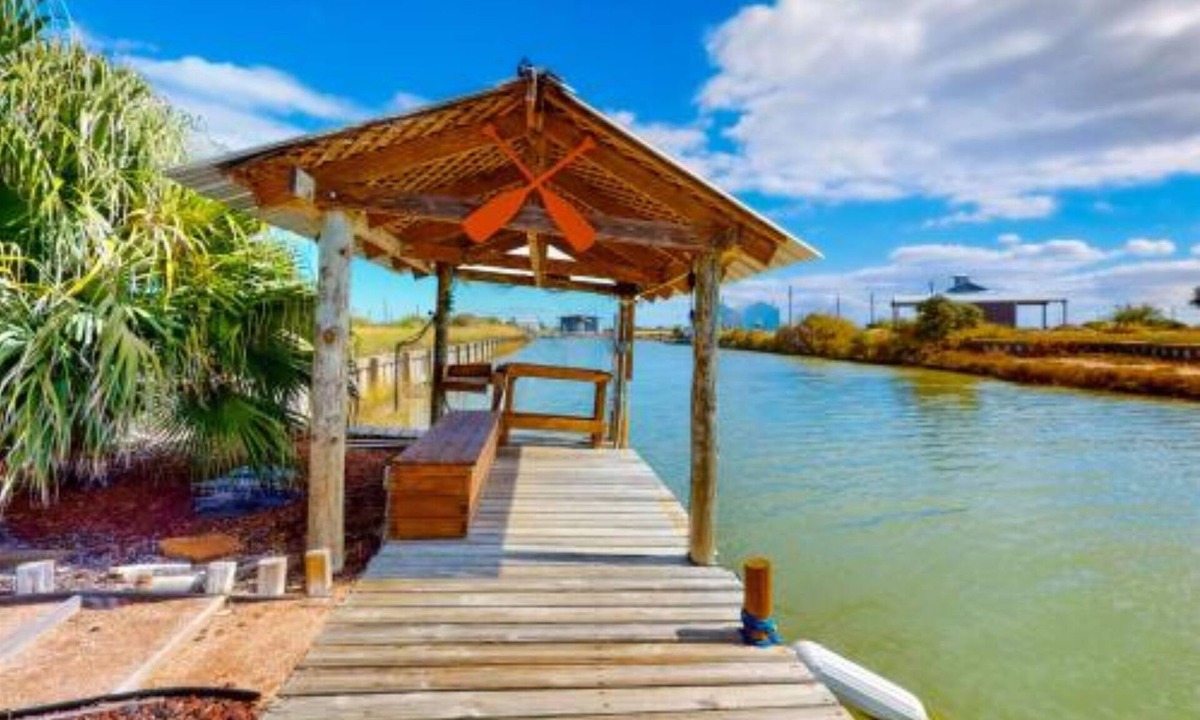 Rockport Cottage | Break Point - Waterfront in Rockport!