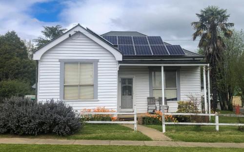 Tumbarumba House | Breakaway Cottage