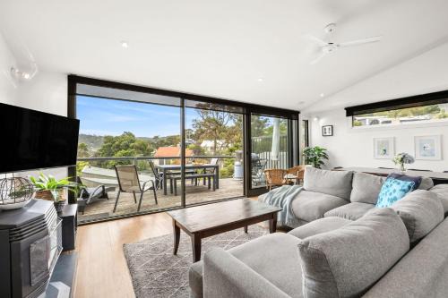 Lorne House | Breakers 12 - BYO Linen