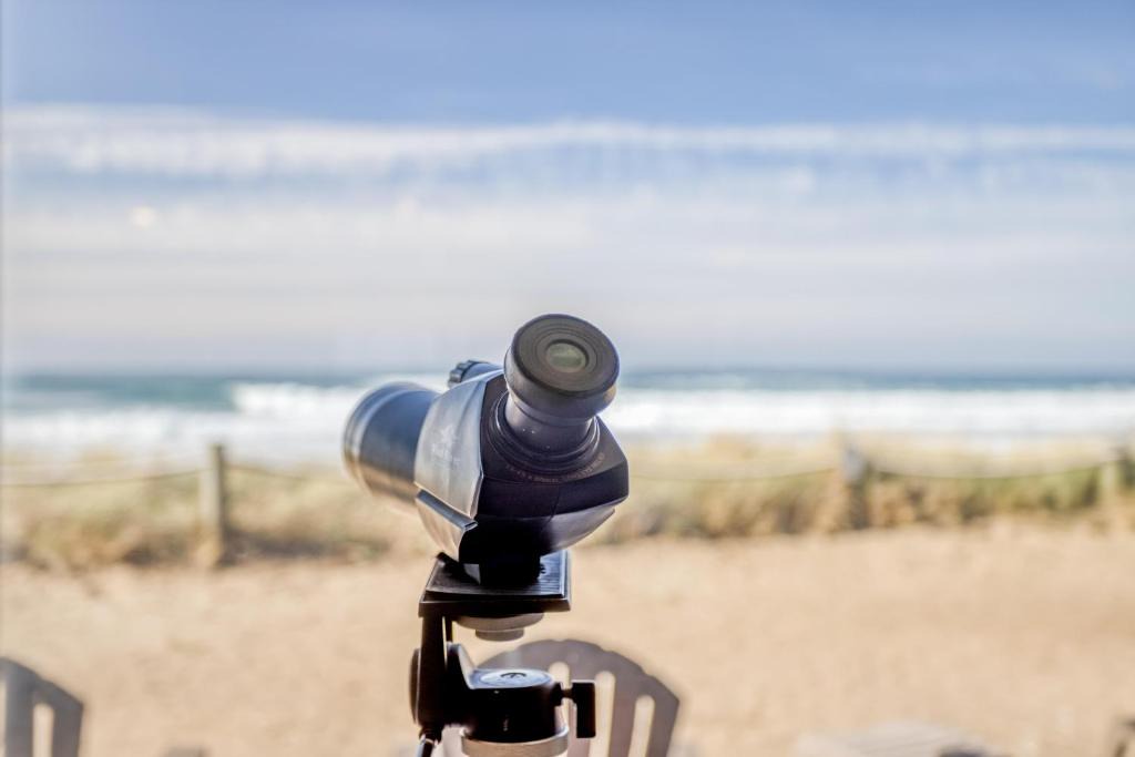 Neskowin House | Breakers Beach House 8 - Meredith Lodging