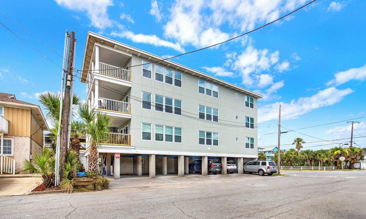 Tybee Island Villa | Breathtaking 3 bedroom, 2 bath with ocean view