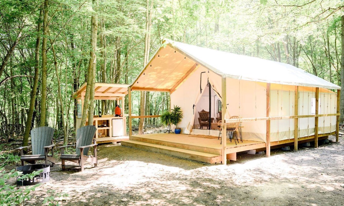 Ashfield-Colborne-Wawanosh RV Rental | Breathtaking Equipped Safari Tent with Spectacular Design in Ontario