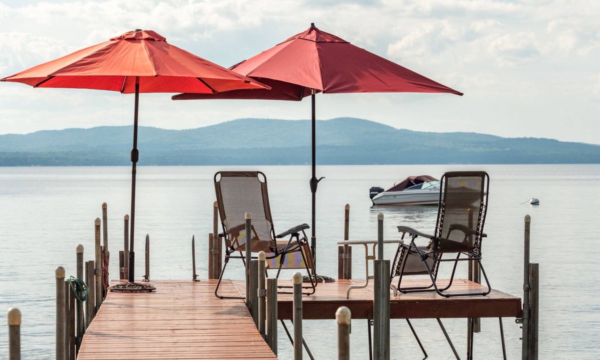 Standish House | Breathtaking Lake Views