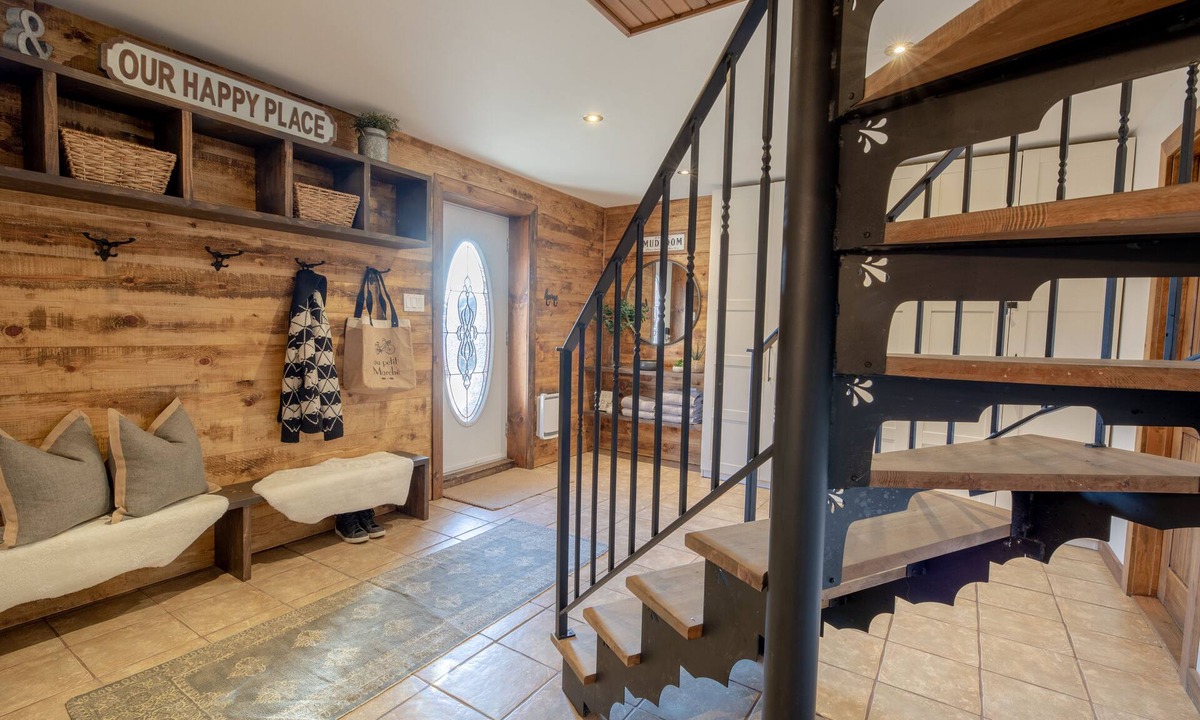 Saint-Faustin-Lac-Carre Ski Chalet | Breathtaking log house w/HotTub - Winter paradise