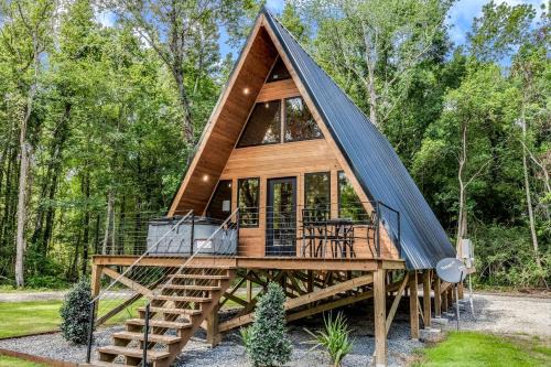 New Iberia House | Breathtaking Luxurious A-Frames with Hot-Tub in Louisiana